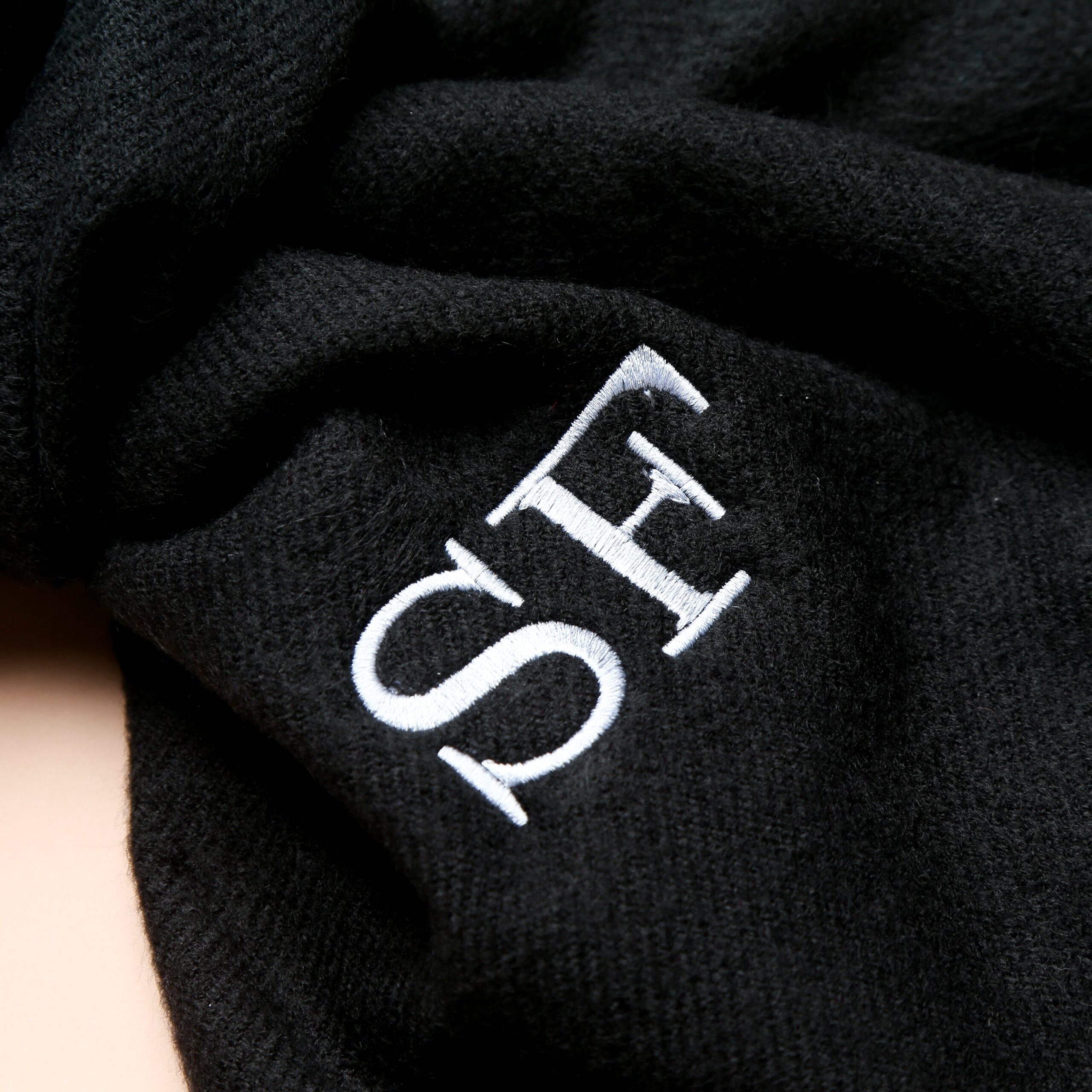 Personalised Adult Black Woven Scarf - Image 3