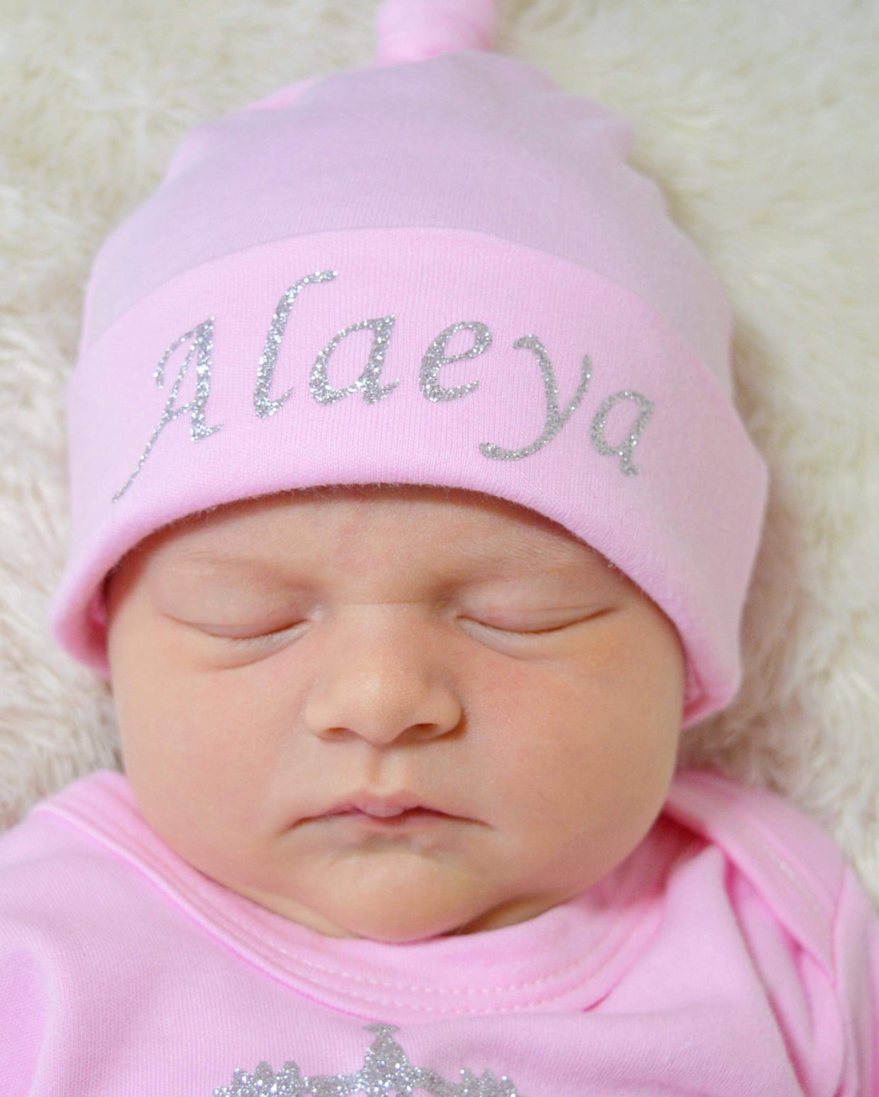 Personalised princess has arrived baby grow and hat set - Image 4